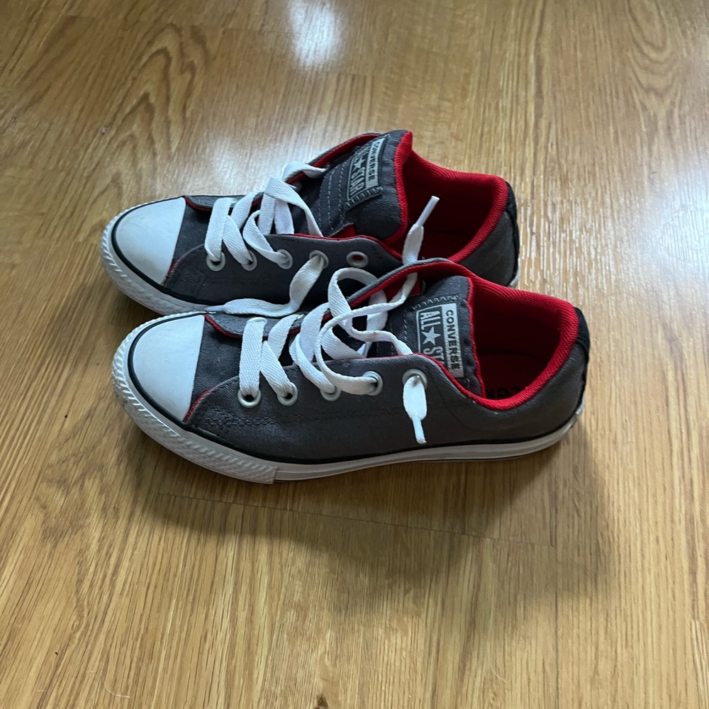 Boys, size 2 Gray, Converse All Star, like new - Picture 2 of 4